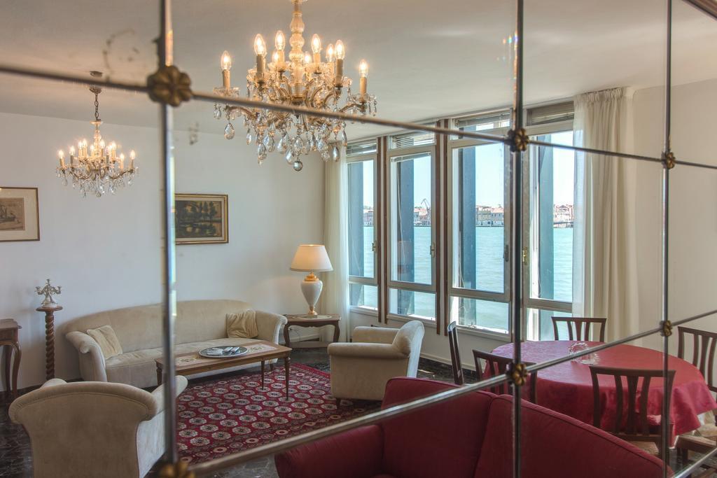 Ve.n.i.ce Cera Palazzo Gardella Venetië